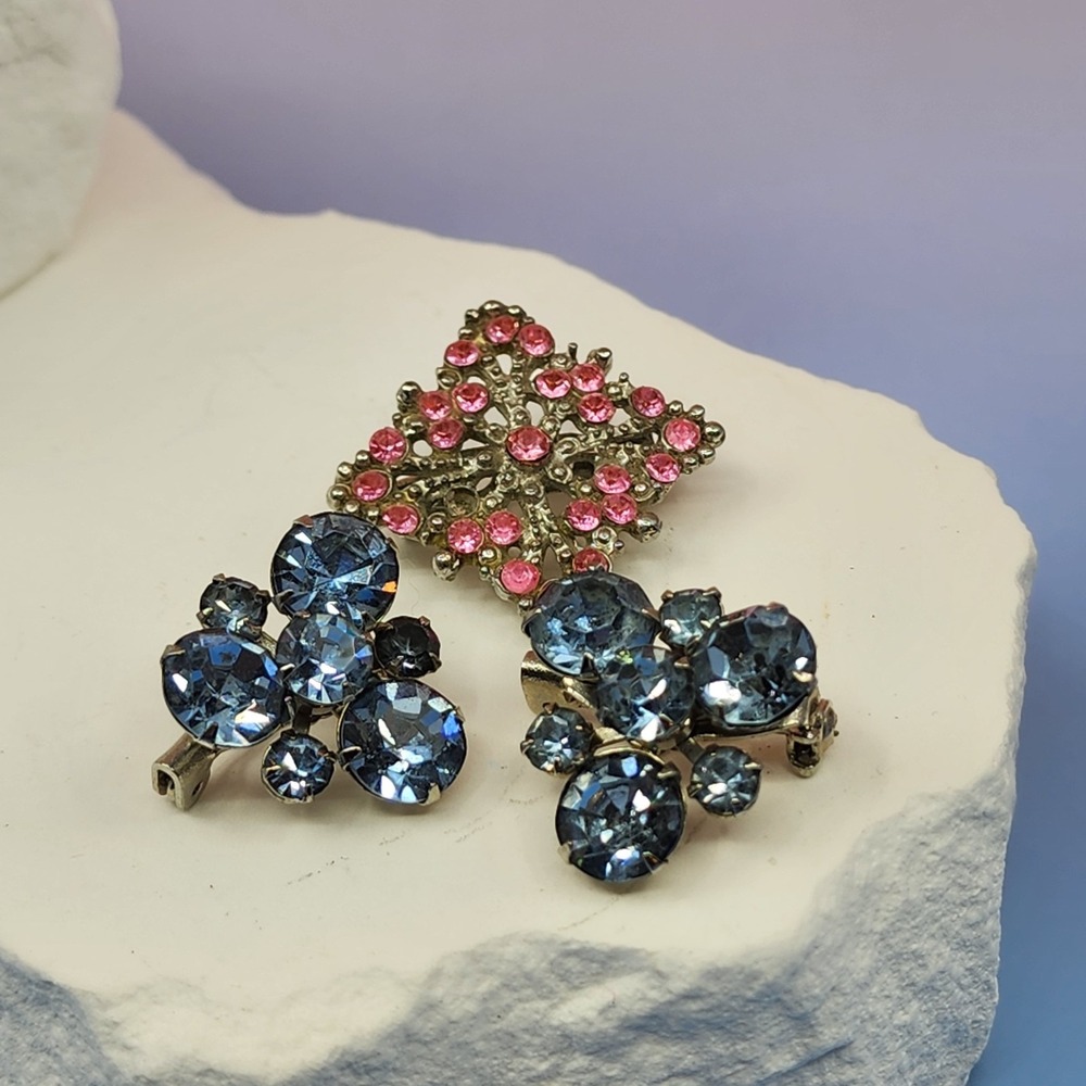 Vintage Rhinestone Jewelry Set Blue Clip Earrings Pink Brooch Statement Gift